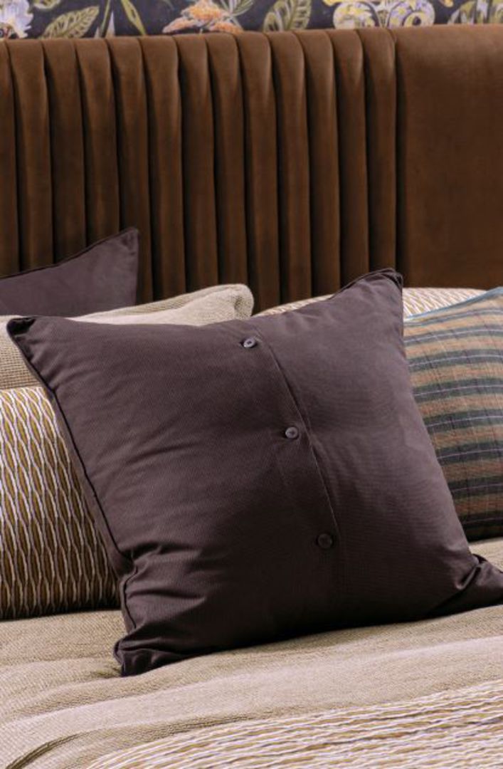 Bianca Lorenne - Luchesi Comforter - Cushion - Mulberry image 3